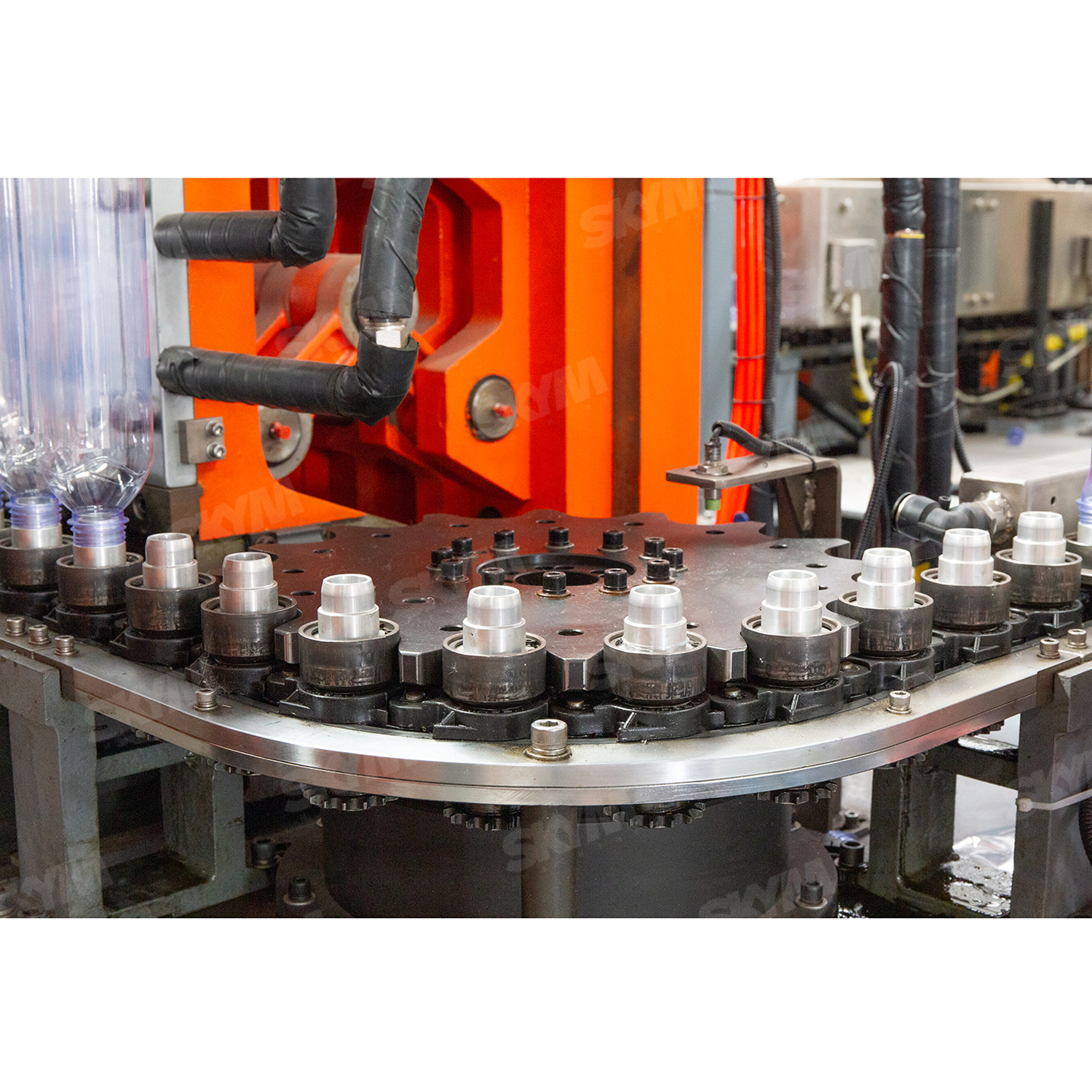خط إنتاج المشروبات الصناعية PET آلة نفخ الزجاجات